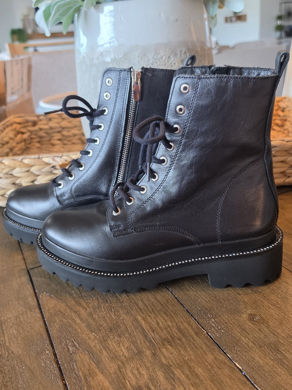Steve Madden Black Leather Lace-Up Bling Combat Boots w/Side Zip Women's Sz 9